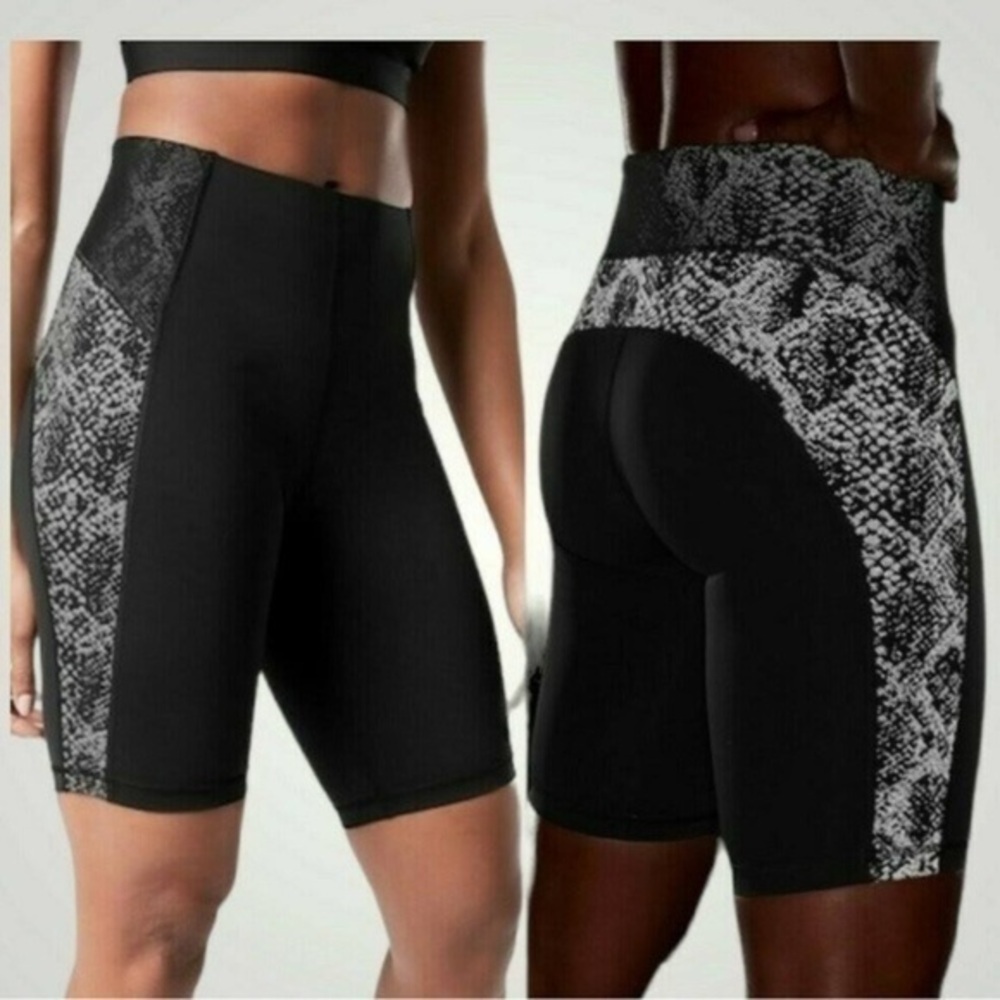 Athleta Hiit it 9” Black Bike Shorts Size Medium style #566737 MSRP $69 size Med